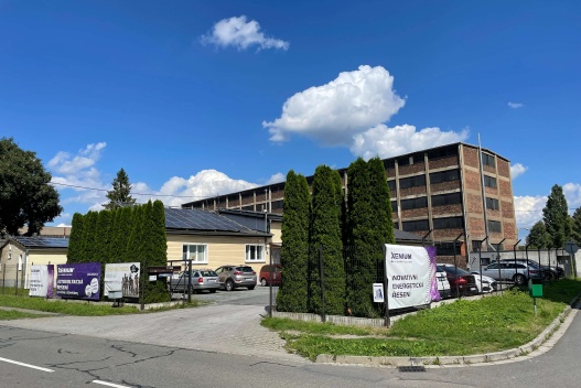 KRÁTCE O XENIUM